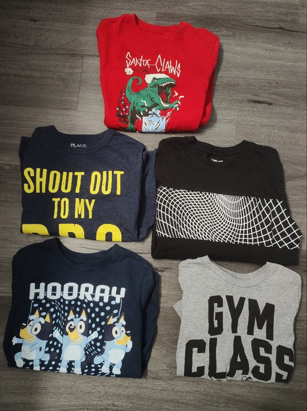 The Childrens Place Navy Red Christmas Grey Graphic Tee Boys Size S
